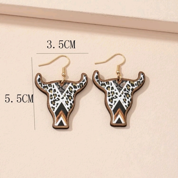 Leopard Print Animal Head Charm Wood Dangle Drop Earrings - Picture 3 of 4